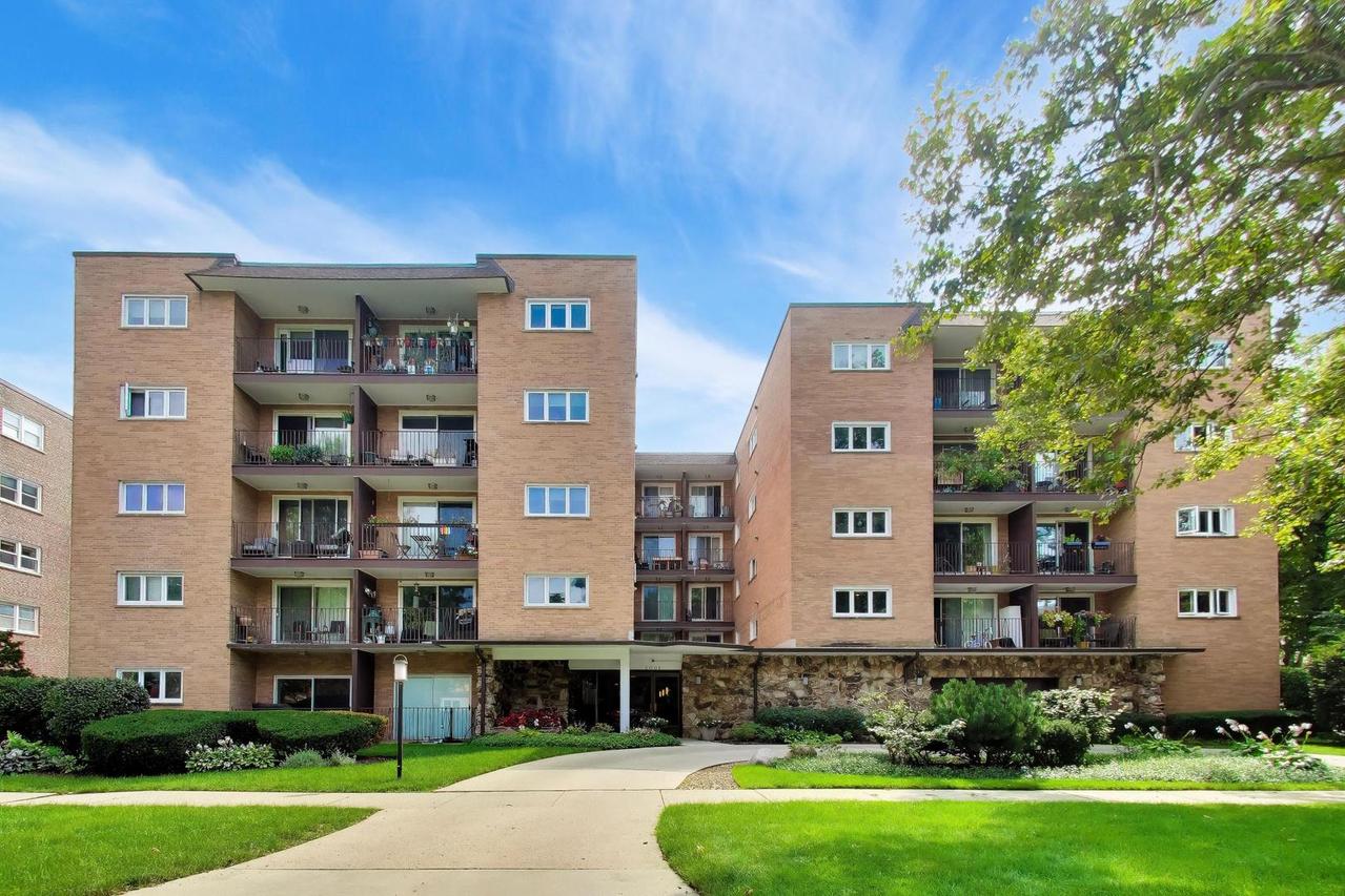 2001 Sherman Ave. #204, Evanston, IL 60201