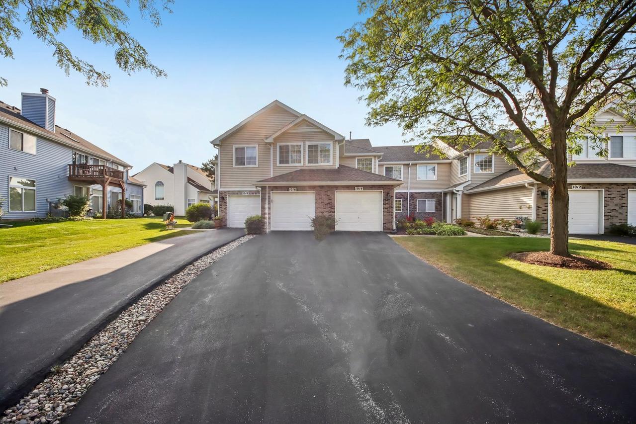 1016 Spring Ct., Darien, IL 60561