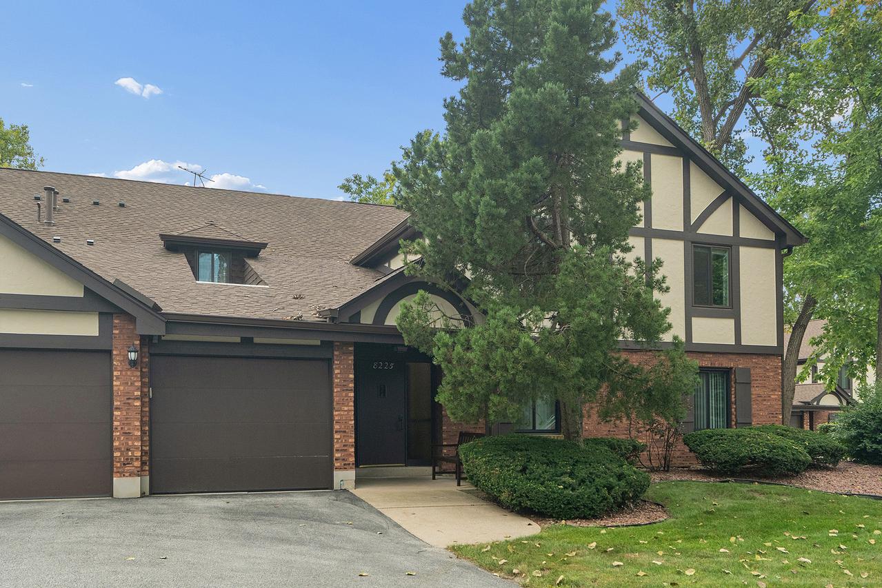 8225 Juniper Ct. #34D, Palos Hills, IL 60465
