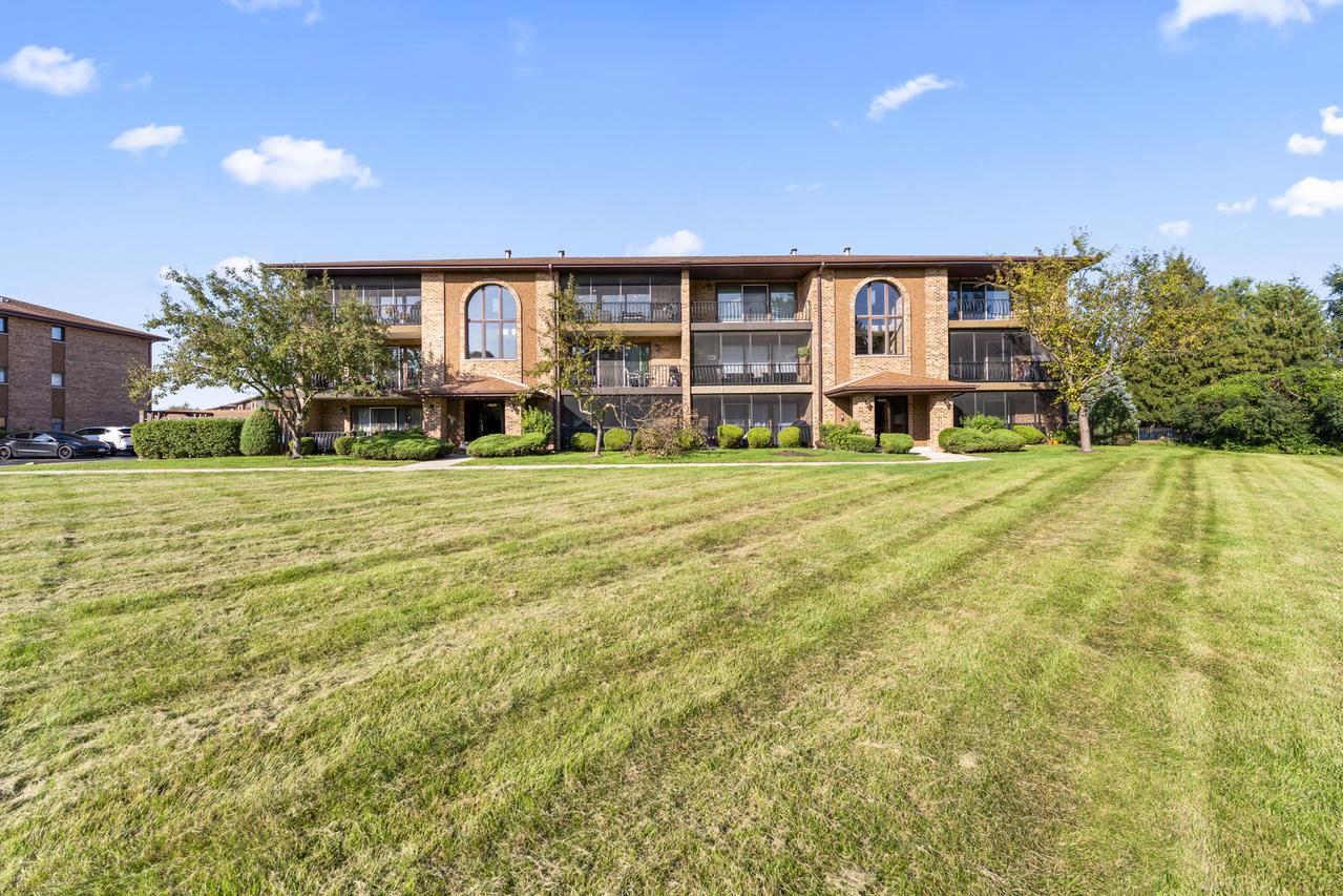 11117 Heritage Dr. #3C, Palos Hills, IL 60465