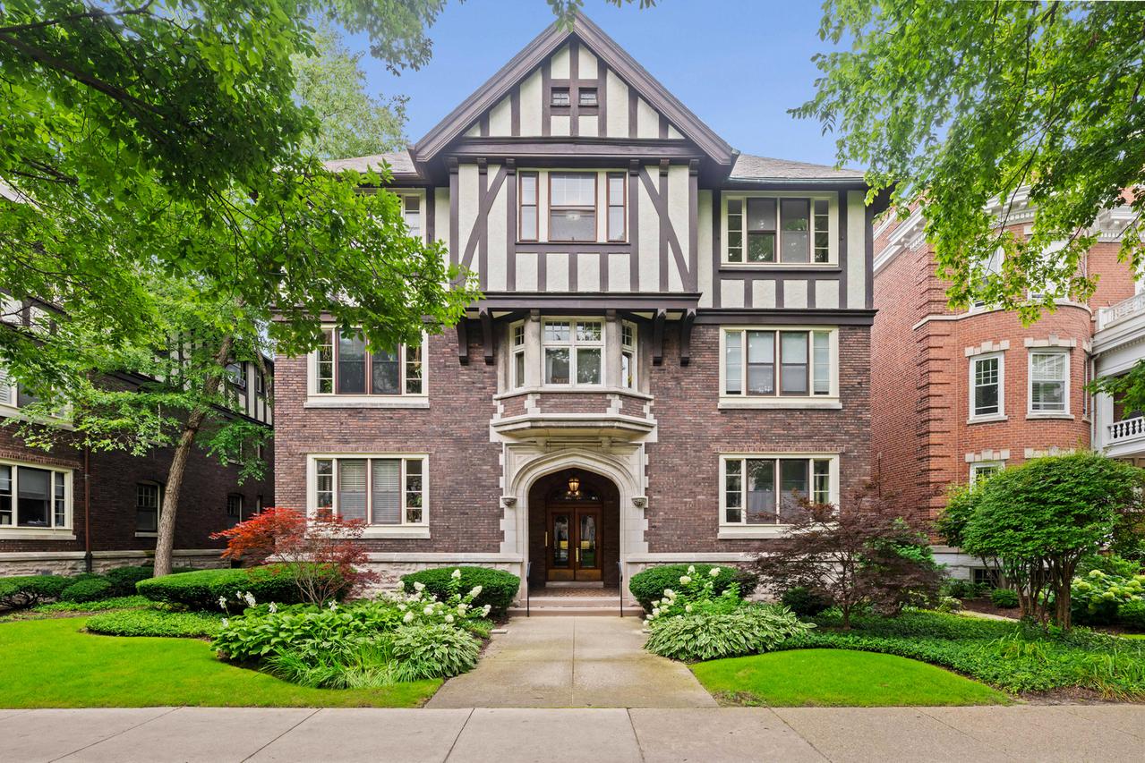 1635 Hinman Ave. #3, Evanston, IL 60201