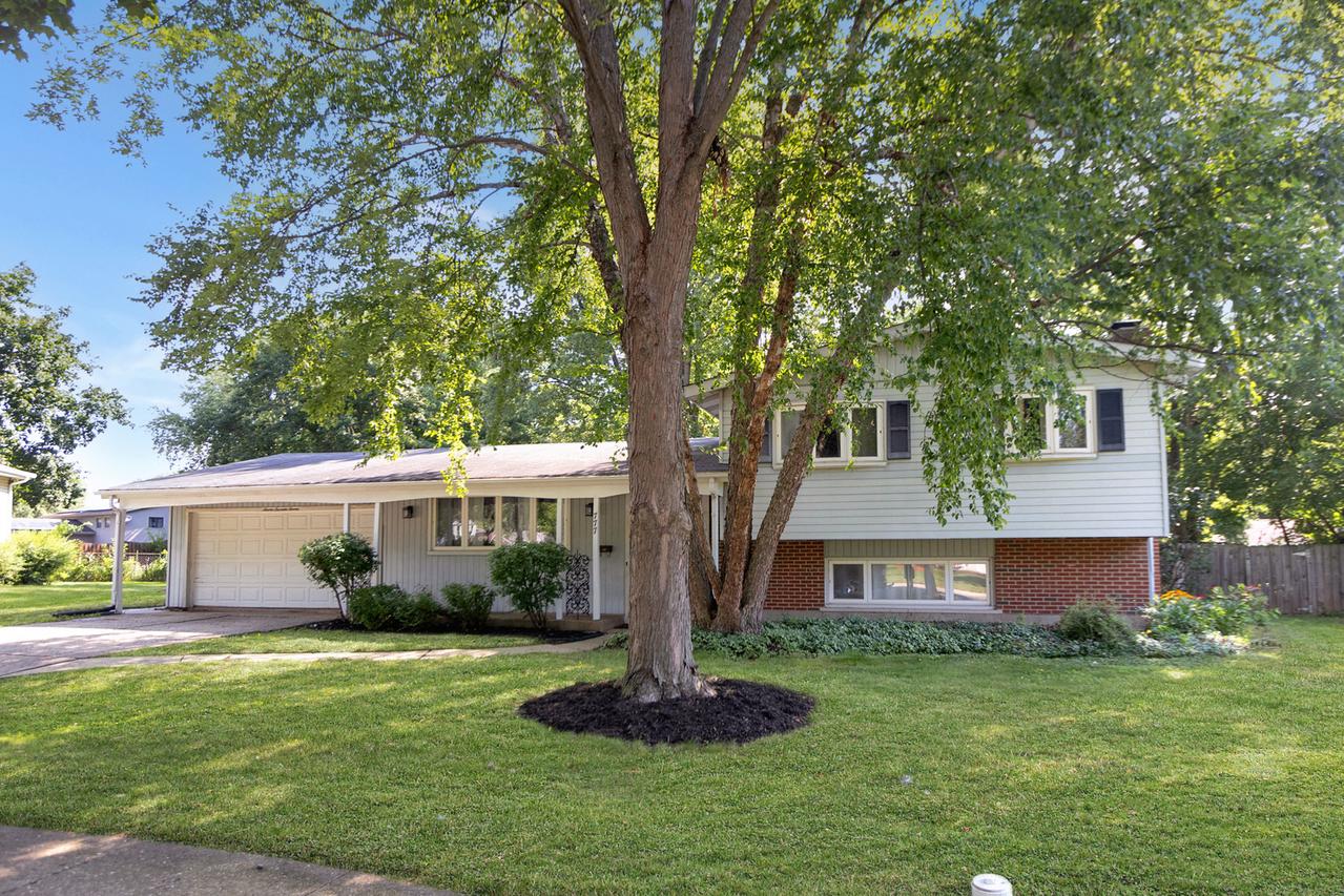777 Dover Ct., Crystal Lake, IL 60014