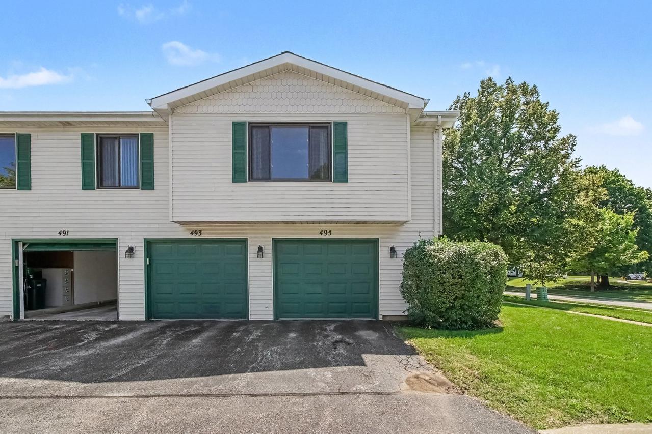 495 Harrison Ct., Vernon Hills, IL 60061