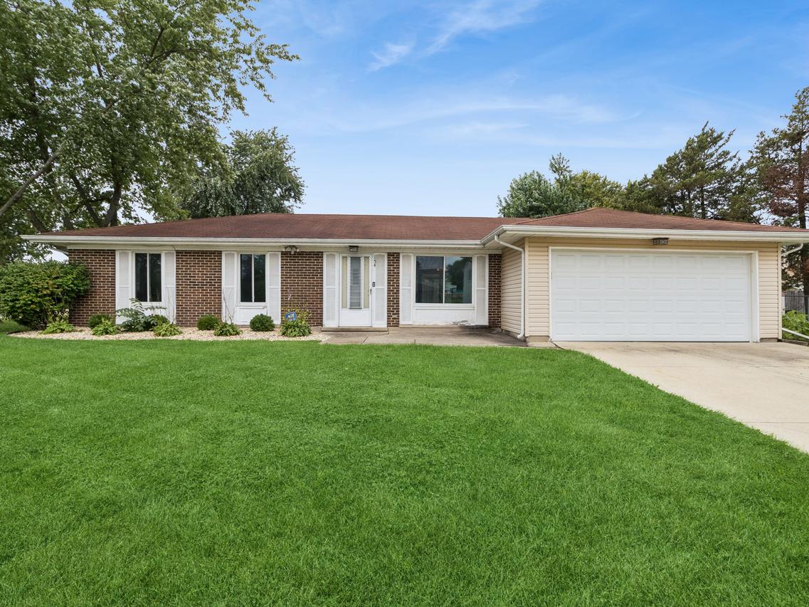 154 Stonehurst Dr., Elgin, IL 60120