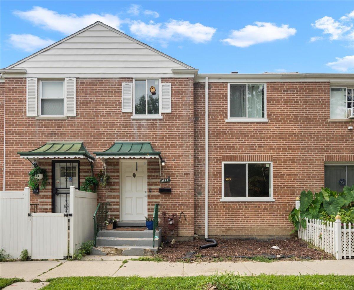 4844 N Harding Ave., Chicago, IL 60625