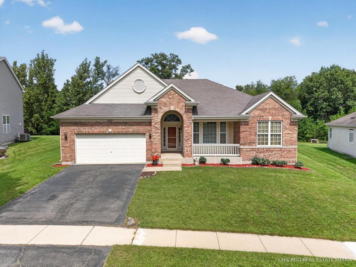 1255 Waterfront Ln., Pingree Grove, IL 60140