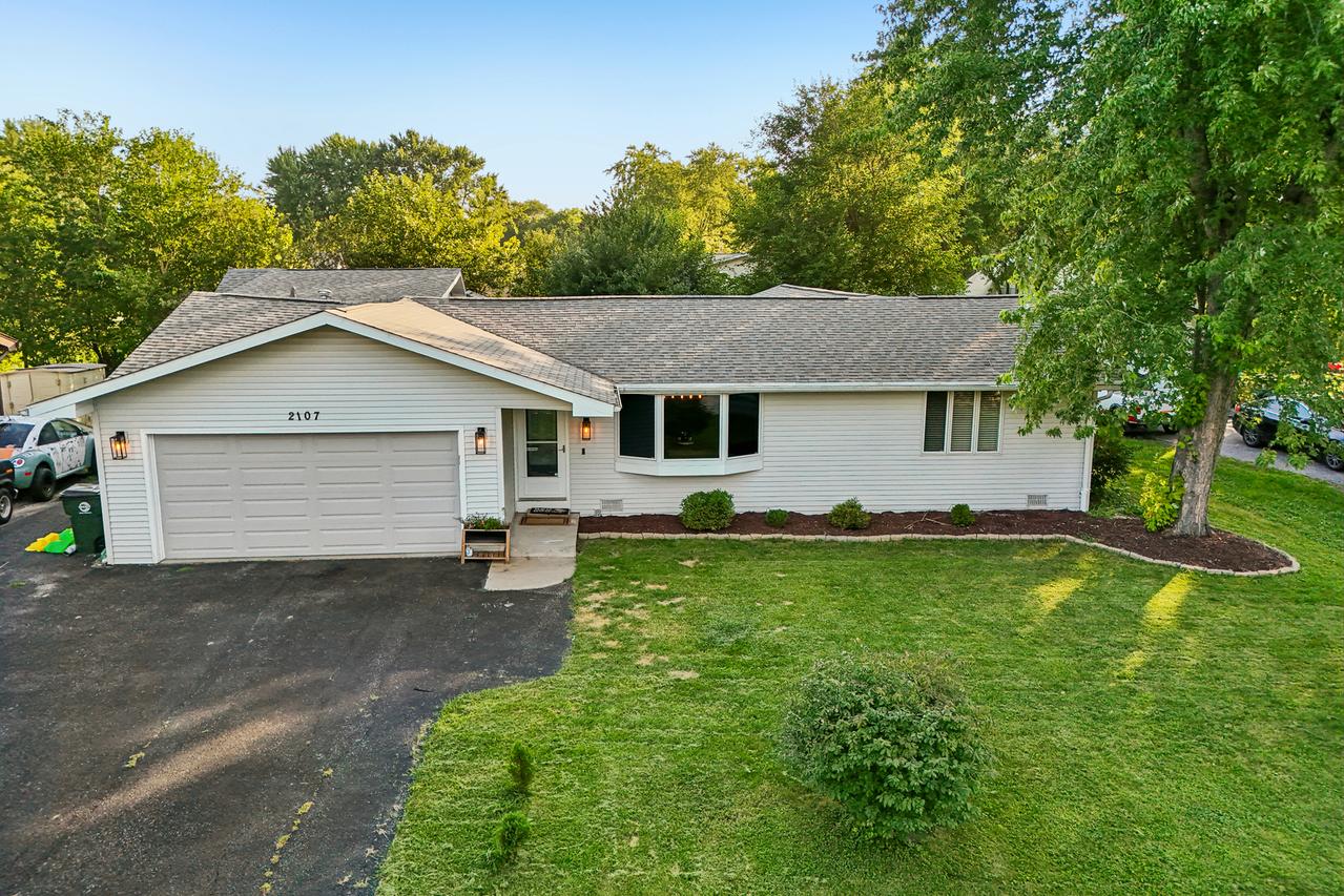 [Address Hidden by Seller], Lindenhurst, IL 60046