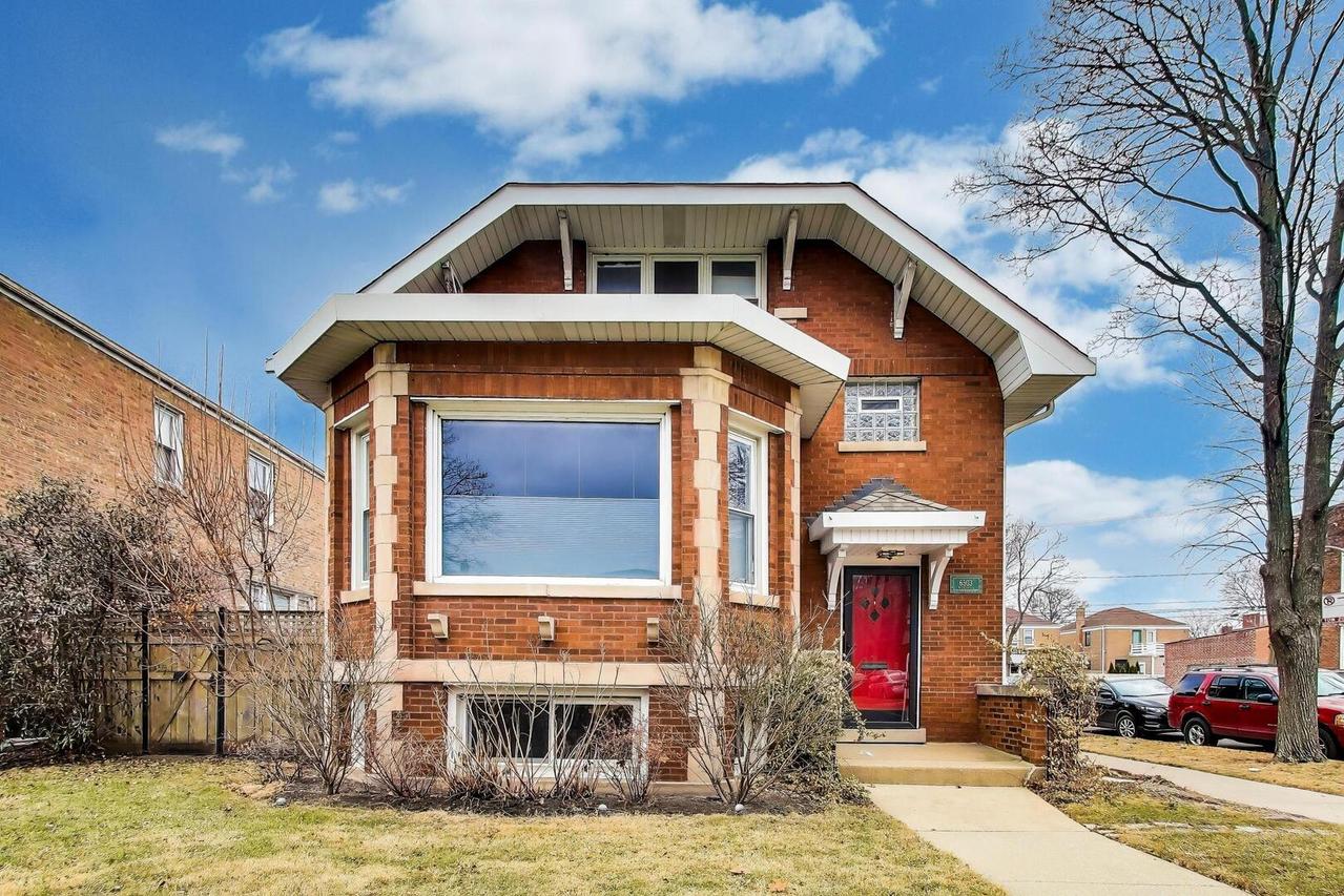 6503 N Maplewood Ave., Chicago, IL 60645
