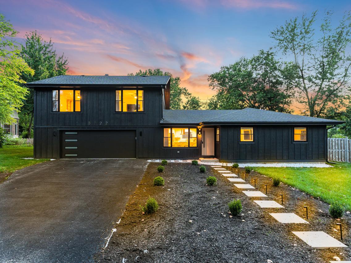 8122 Fairmount Ave., Downers Grove, IL 60516