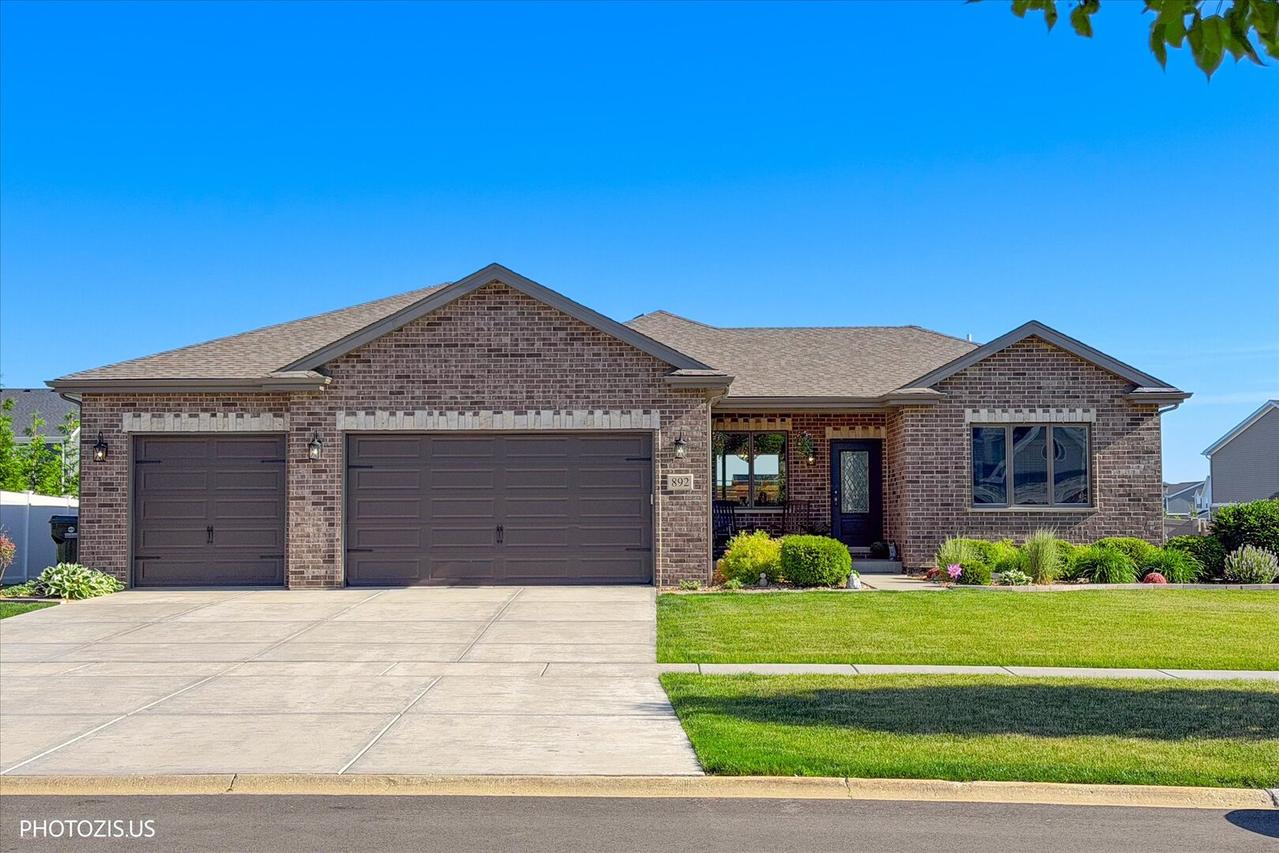 892 W Woodlawn Rd., New Lenox, IL 60451