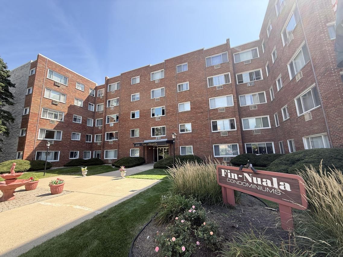 222 Madison St. #405, Joliet, IL 60435