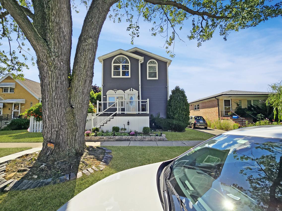 2316 N 76th Ct., Elmwood Park, IL 60707