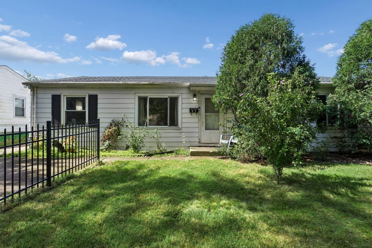 307 Edinburgh Dr., Lockport, IL 60441