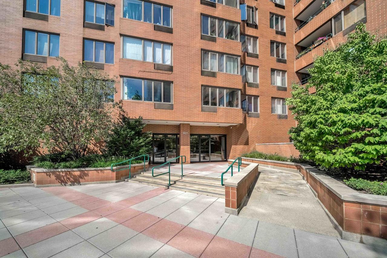 801 S Plymouth Ct. #701, Chicago, IL 60605