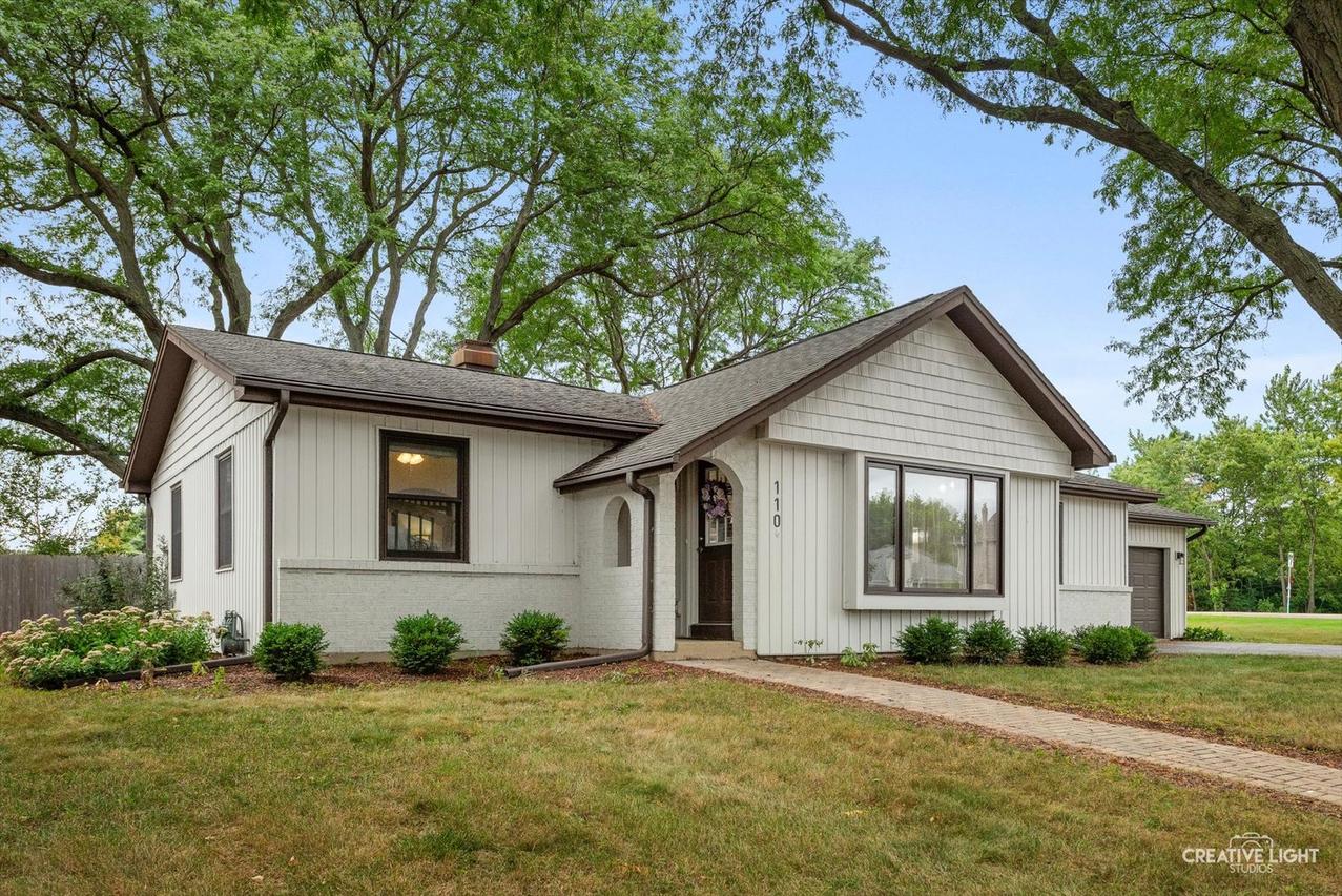 110 N Cambridge Dr., Geneva, IL 60134