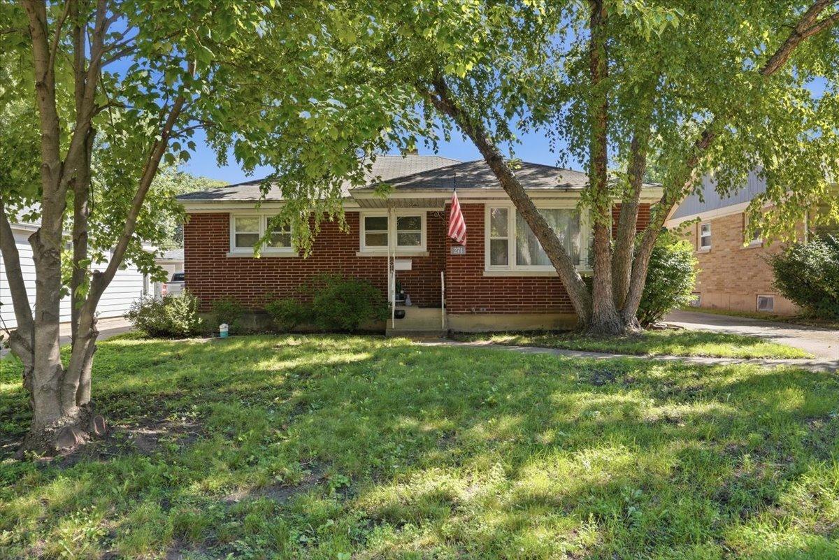 271 Dalton Ave., Mundelein, IL 60060