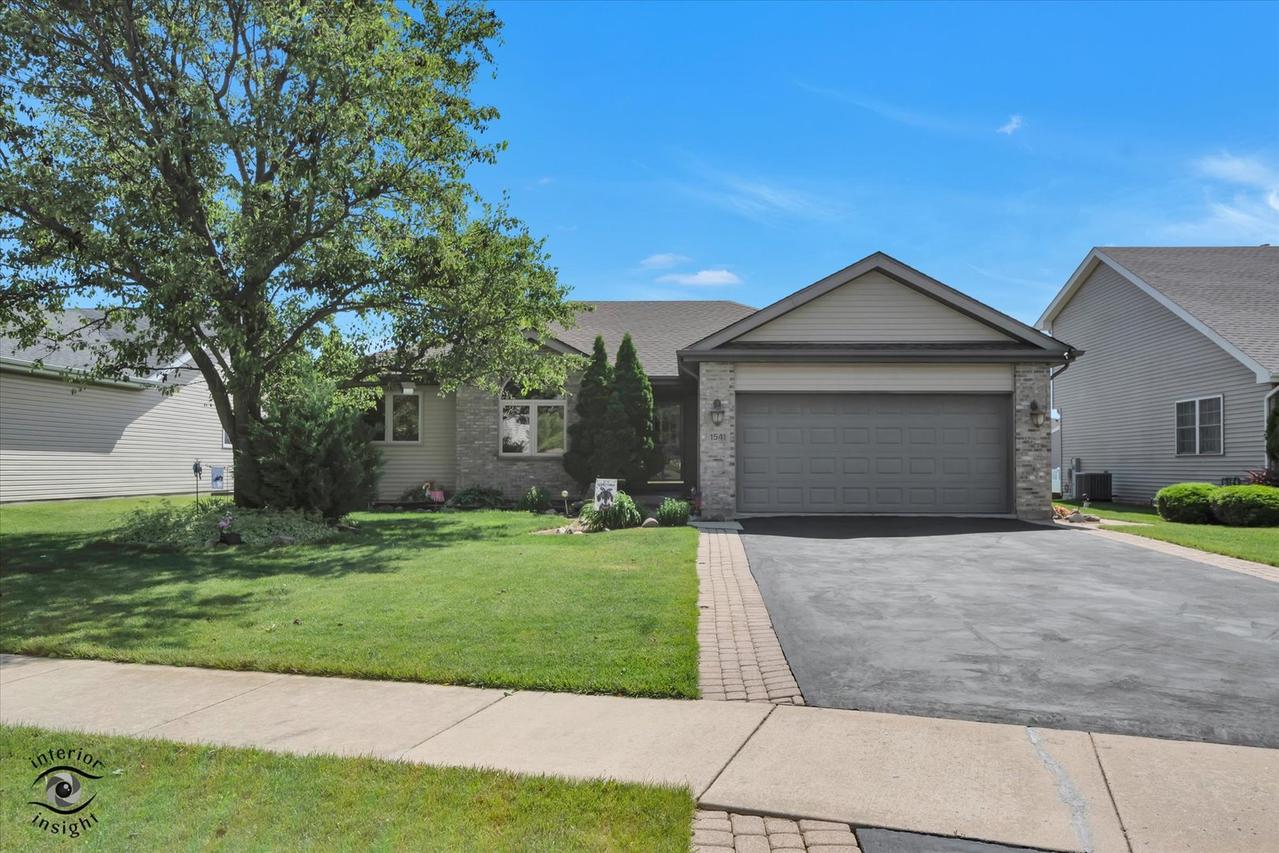 1541 Mallards Cove, Beecher, IL 60401