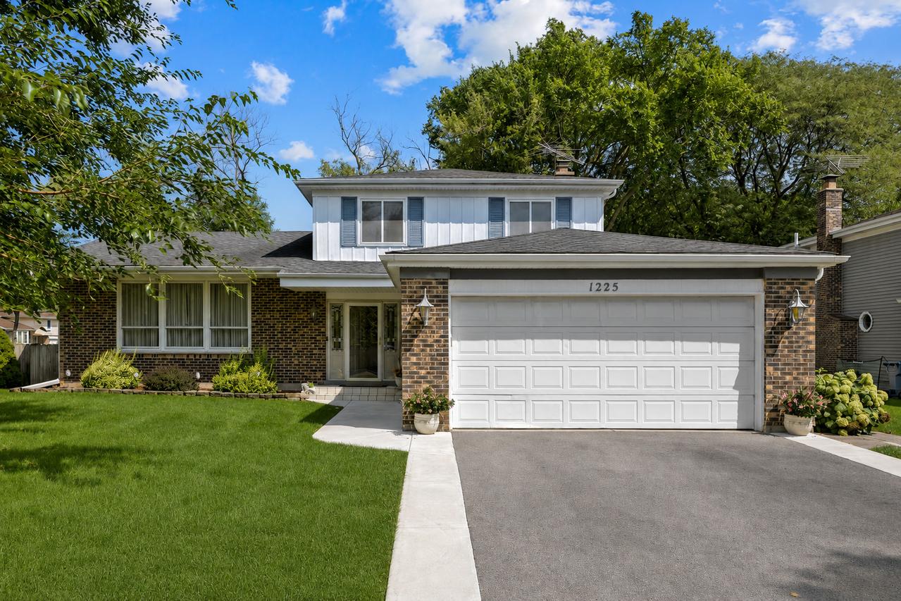 1225 N Basswood Ln., Mount Prospect, IL 60056