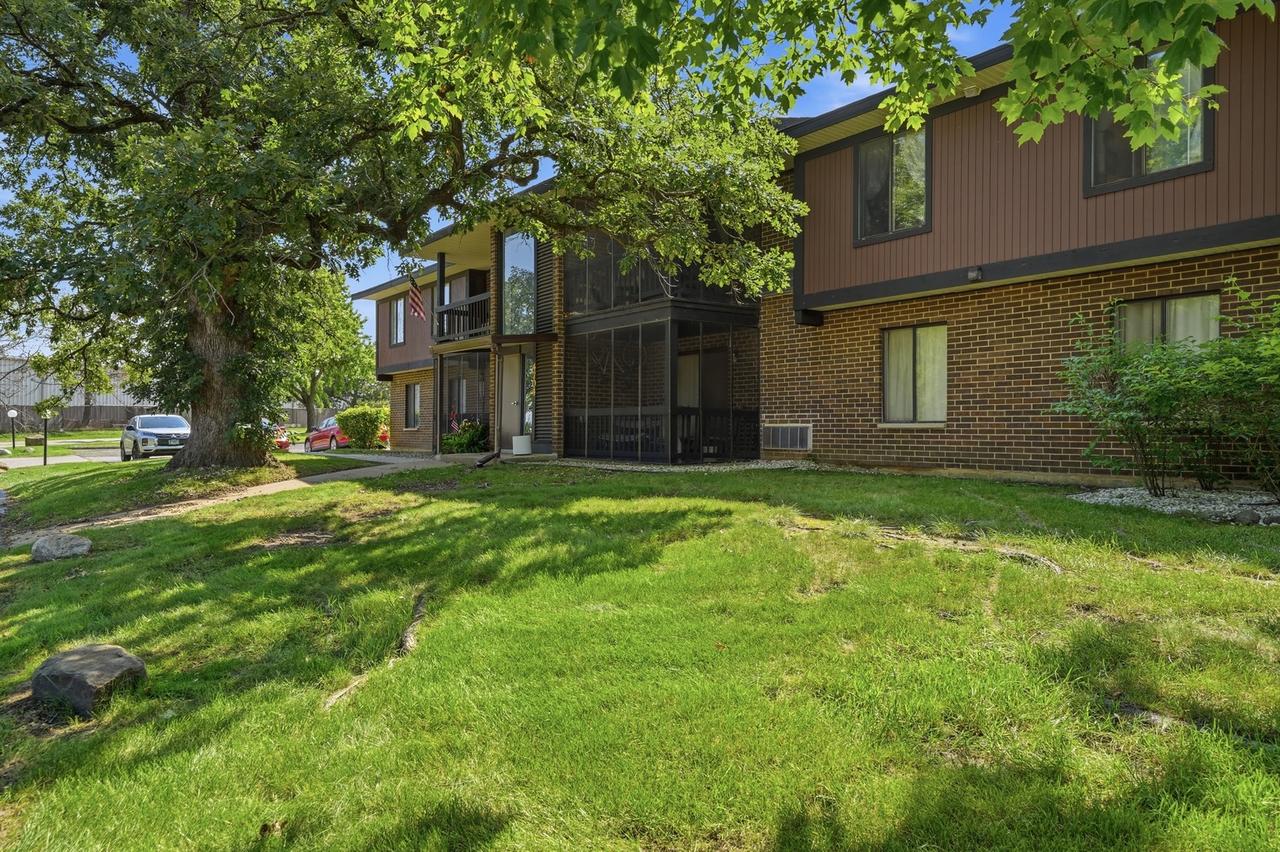 4704 W Northfox Ln. #H-7, Mchenry, IL 60050