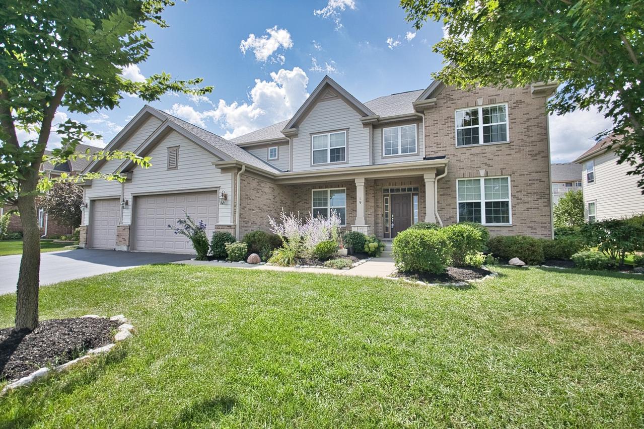 19 N Empress Dr., Hawthorn Woods, IL 60047