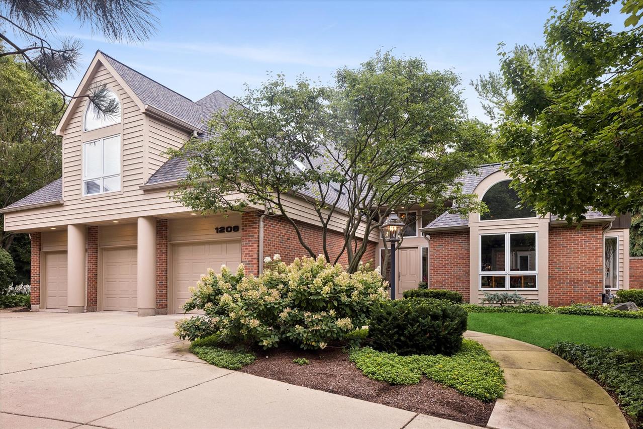 1208 Fox Trail Ct., Naperville, IL 60540