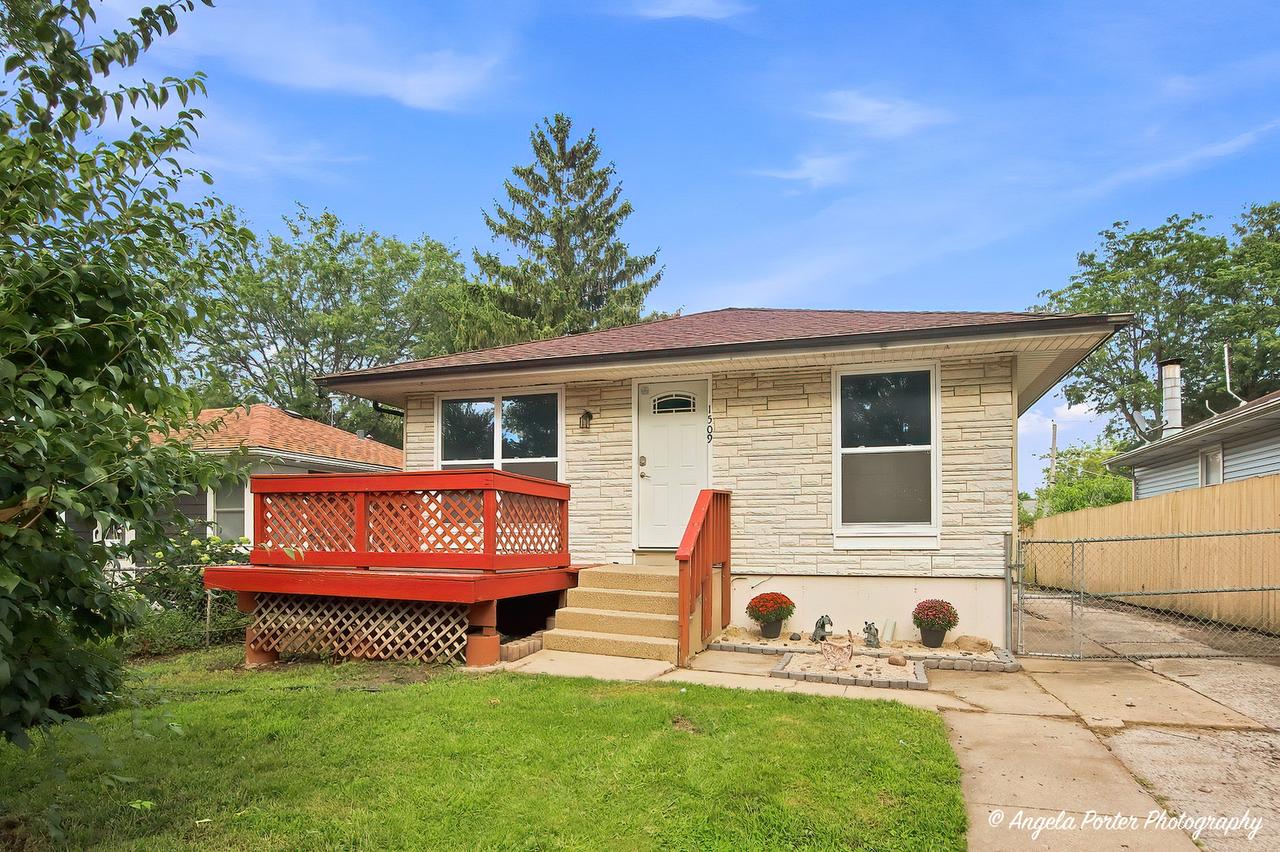 1509 Elm Ave., Round Lake Beach, IL 60073