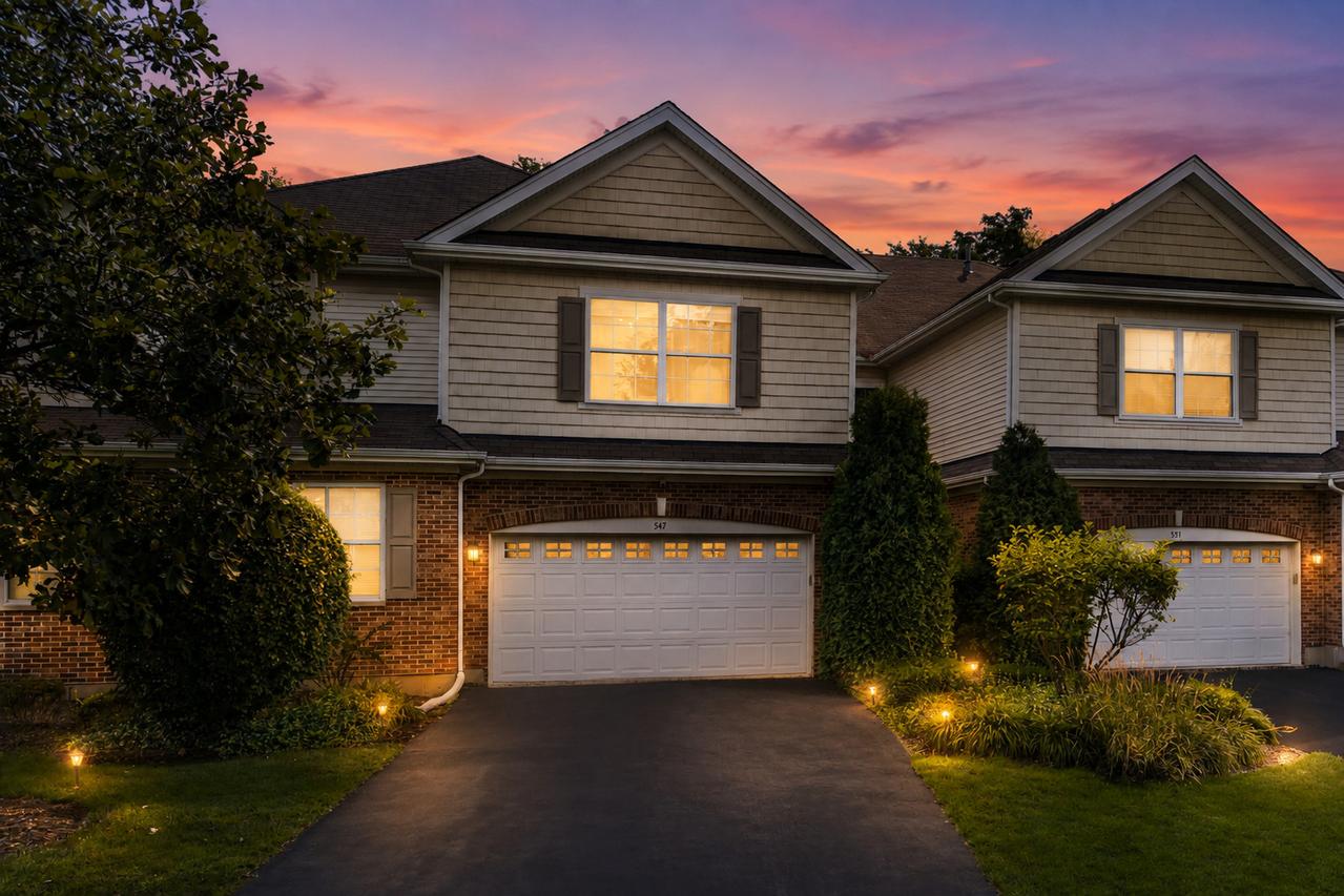 547 Bobby Ann Ct., Roselle, IL 60172
