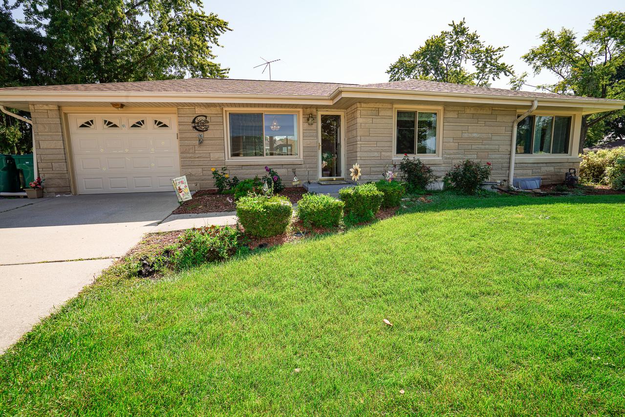 2011 Douglas St., Joliet, IL 60435