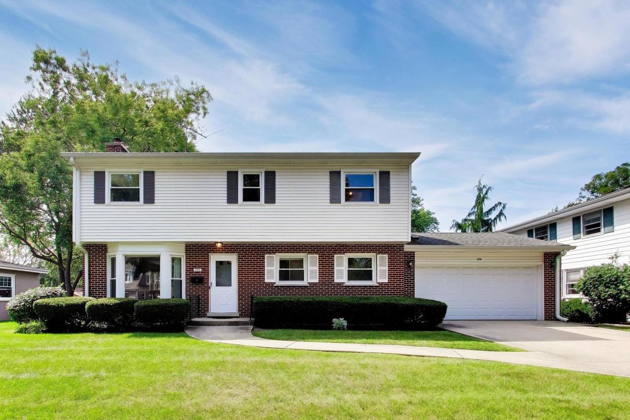 228 S Dwyer Ave., Arlington Heights, IL 60005