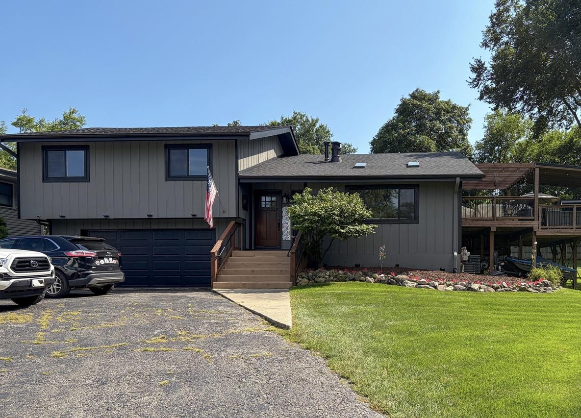 209 W Chicago Ave., Westmont, IL 60559