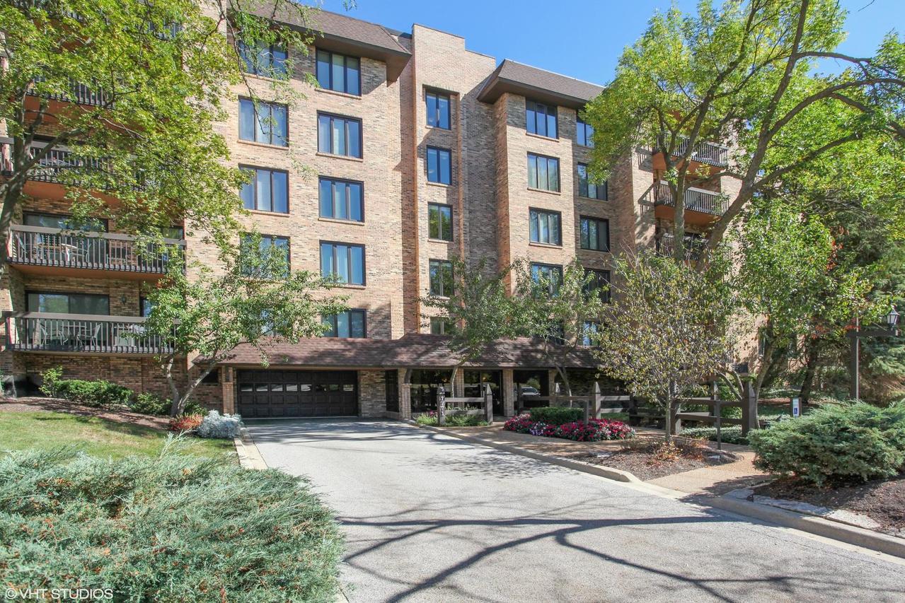 1771 Mission Hills Rd. #312, Northbrook, IL 60062
