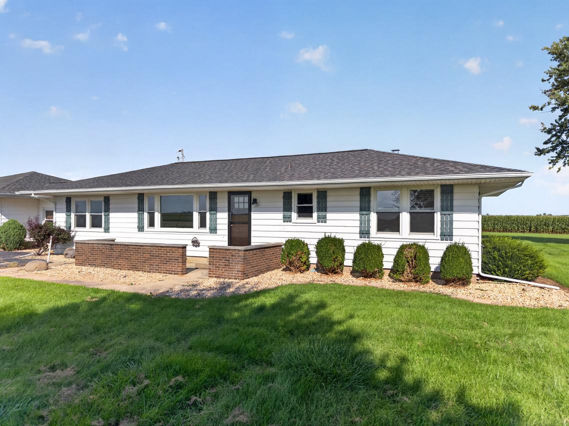 3560 E 14th Rd., Ottawa, IL 61350
