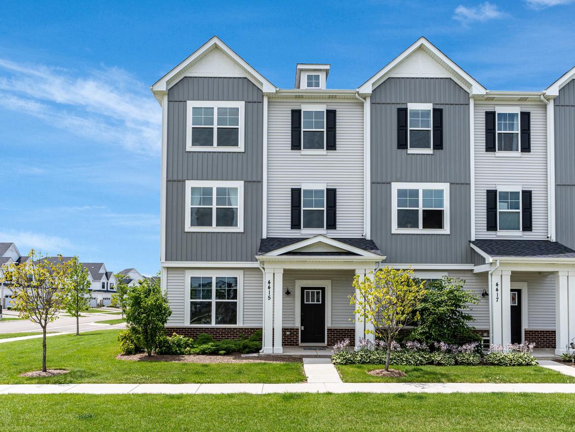 4415 Chelsea Manor Cir., Aurora, IL 60504