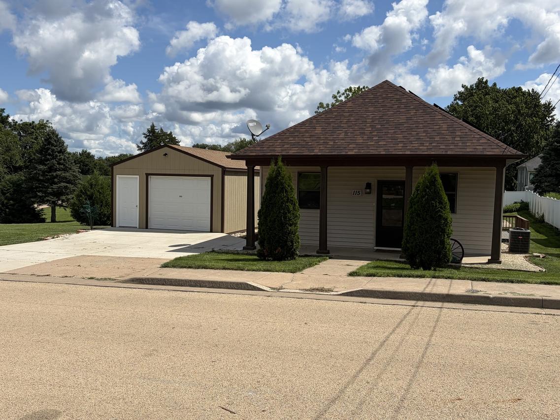 115 Milwaukee St., Mark, IL 61340