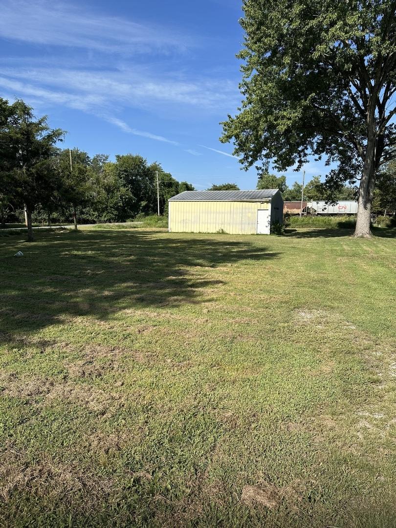 120 East 11th St., Duquoin, IL 62832