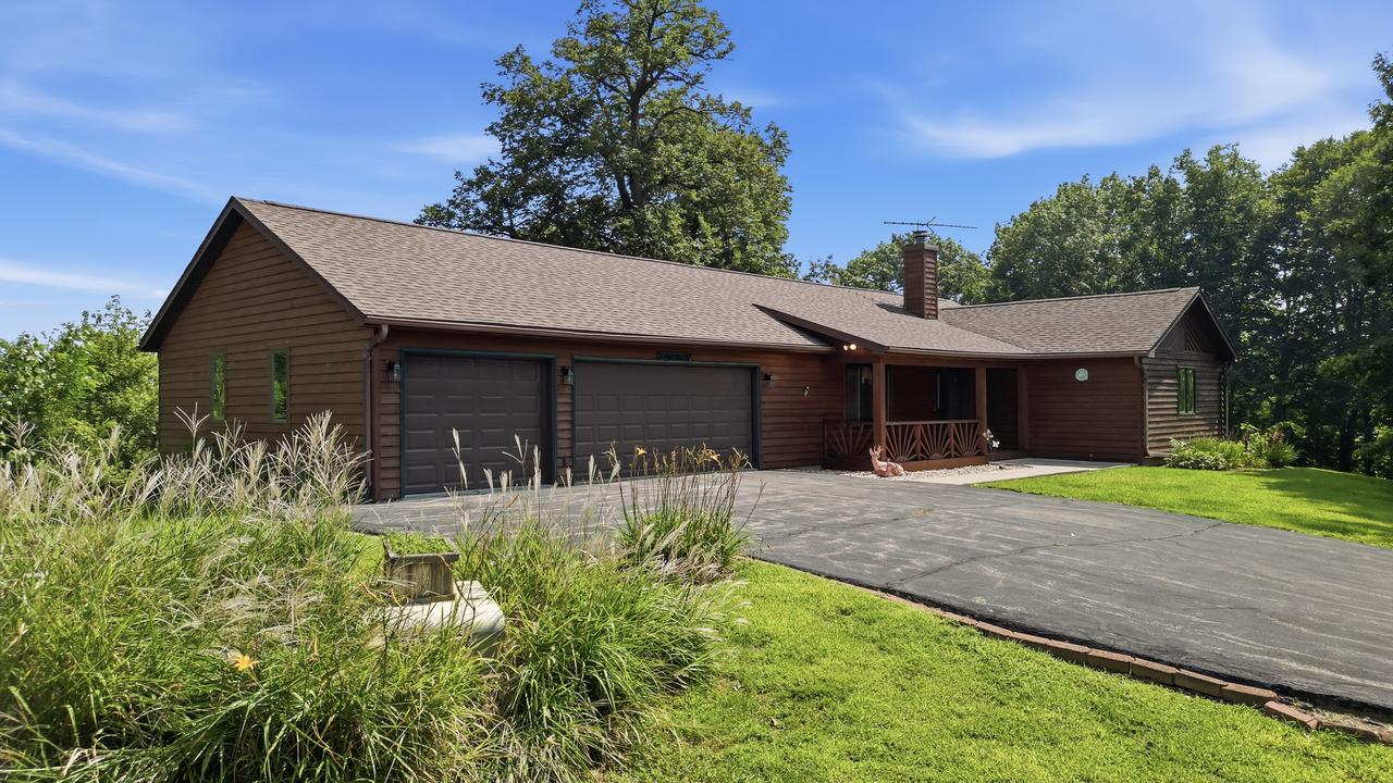 14810 Melinda Dr., Morrison, IL 61270