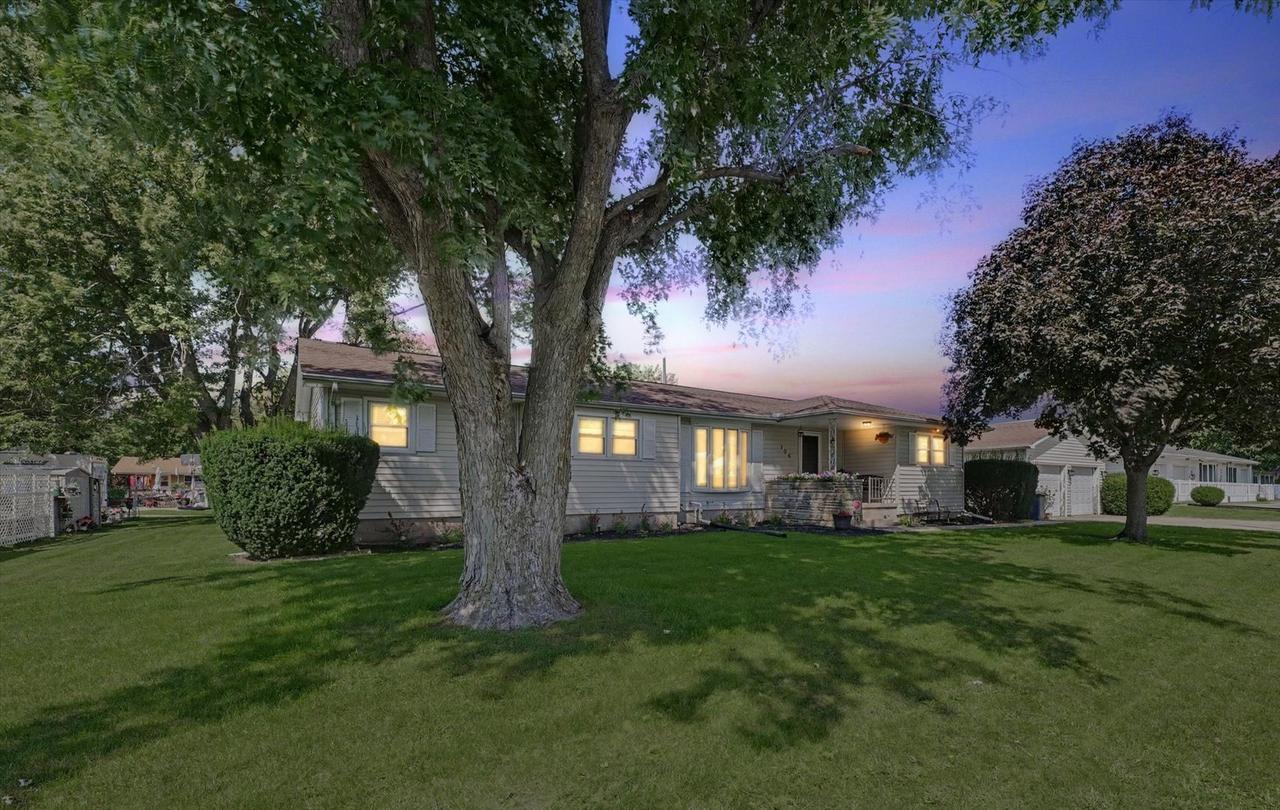 106 Pleasant Dr., Sidney, IL 61877