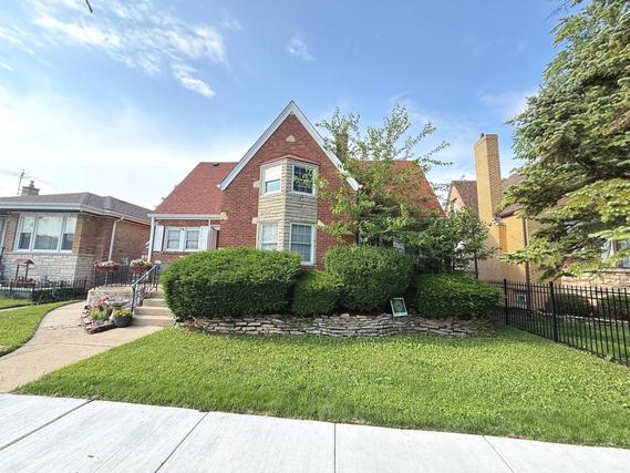 New Homes with Master Bedrooms on the 1st Floor That Attend Lyon Elementary School: August 22nd to August 28th