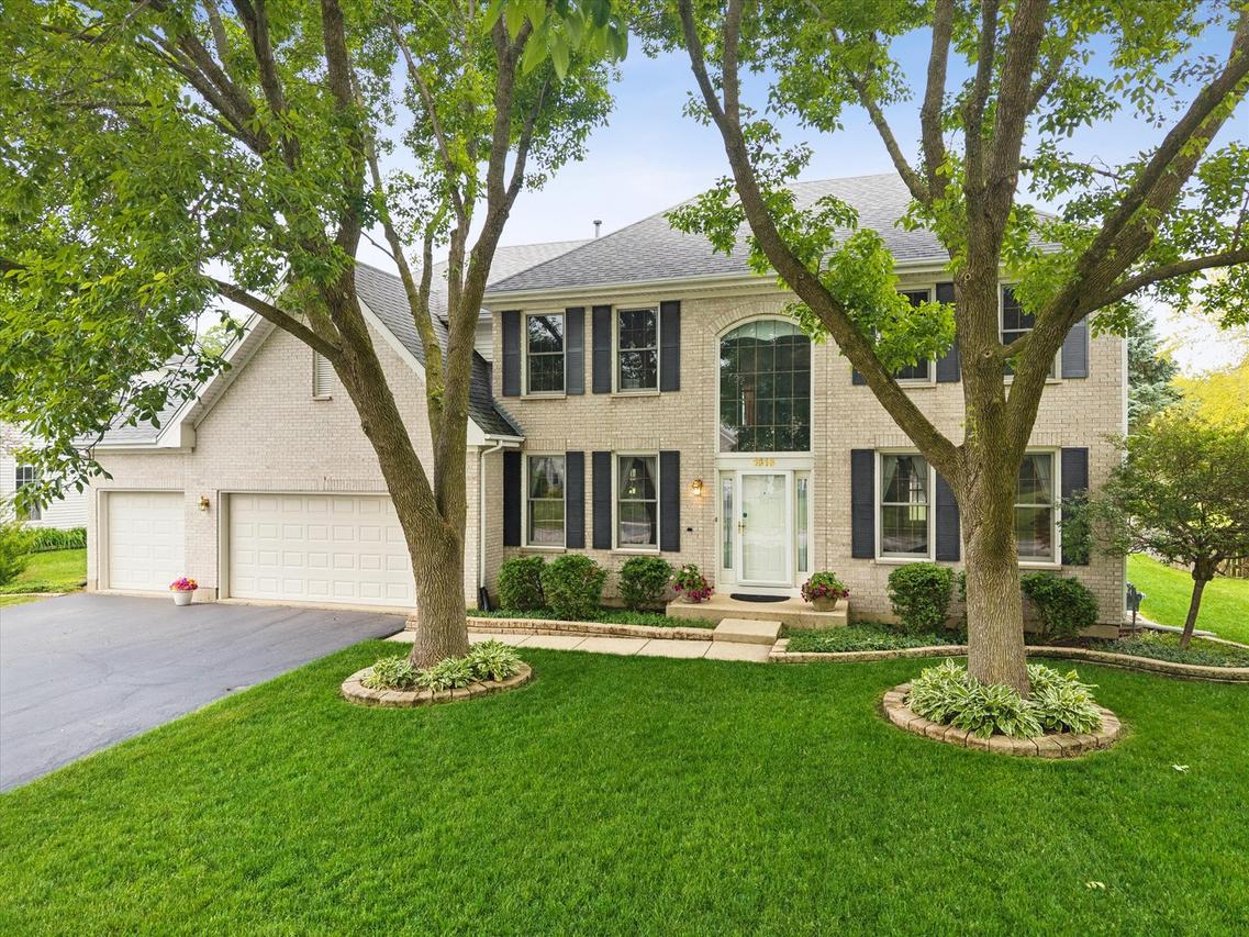 1616 Rolling Hills Dr., Crystal Lake, IL 60014