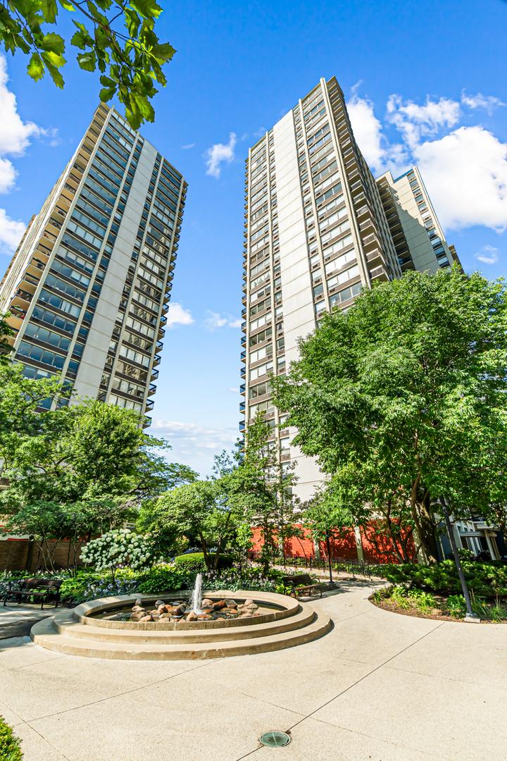 1360 N Sandburg Ter. #2603C, Chicago, IL 60610