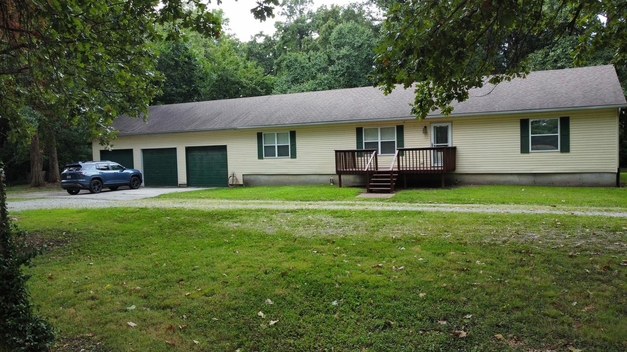 4135 Canal Rd., Edwardsville, IL 62025