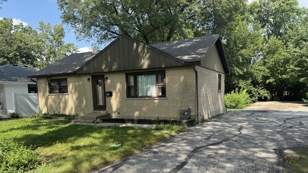 927 S Stough St., Hinsdale, IL 60521