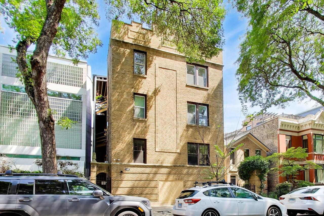 1931 N Howe St. #1W, Chicago, IL 60614