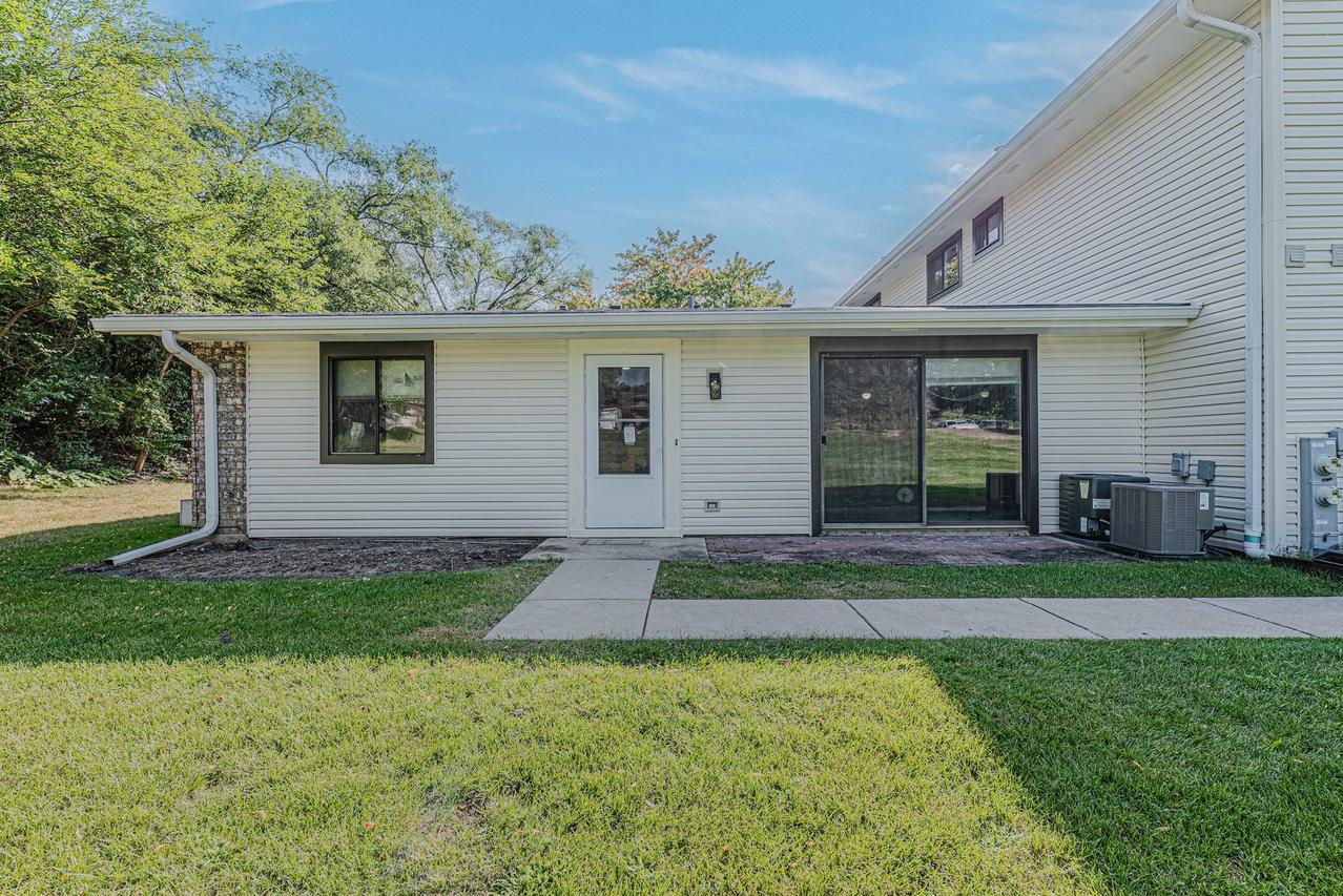 119 Brewster Ct. #B, Bloomingdale, IL 60108