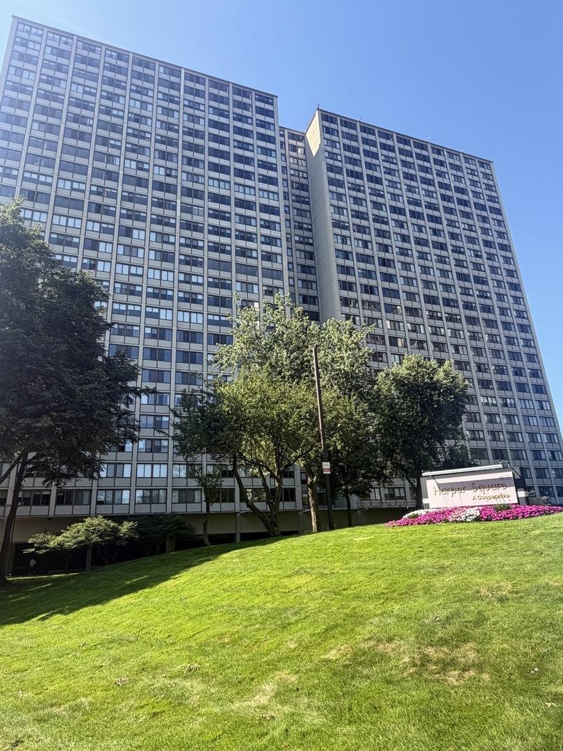 4850 S Lake Park Ave. #709, Chicago, IL 60615