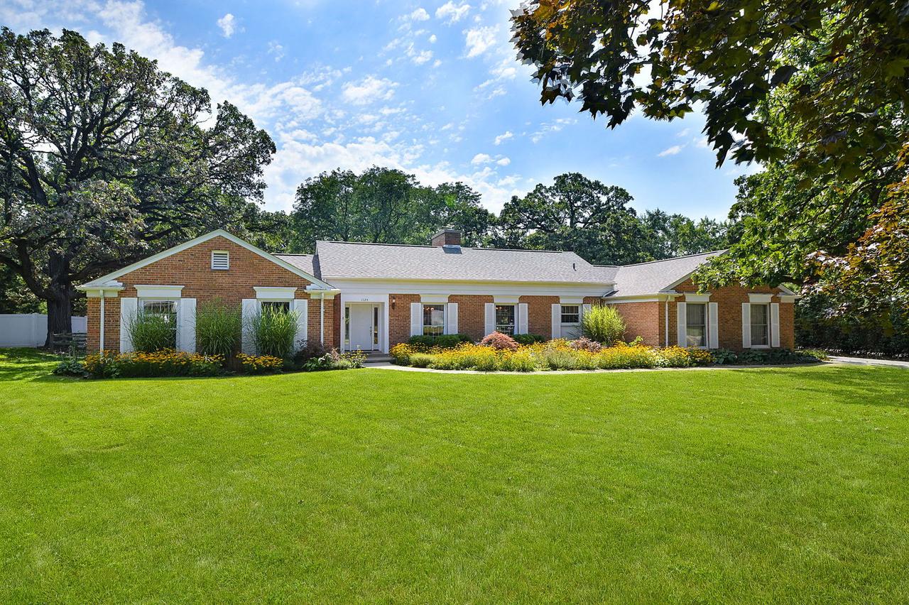 1125 Forest Dr., Elgin, IL 60123