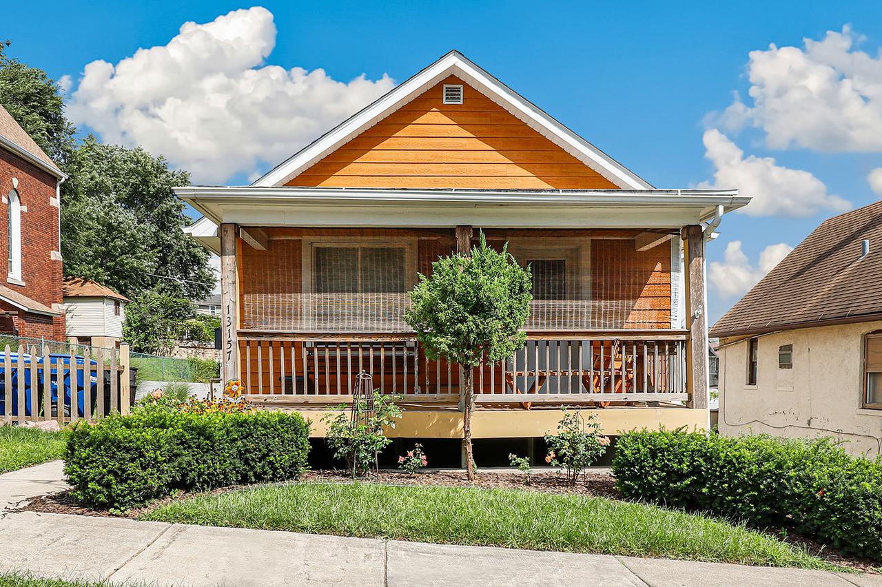 13157 Greenwood Ave., Blue Island, IL 60406
