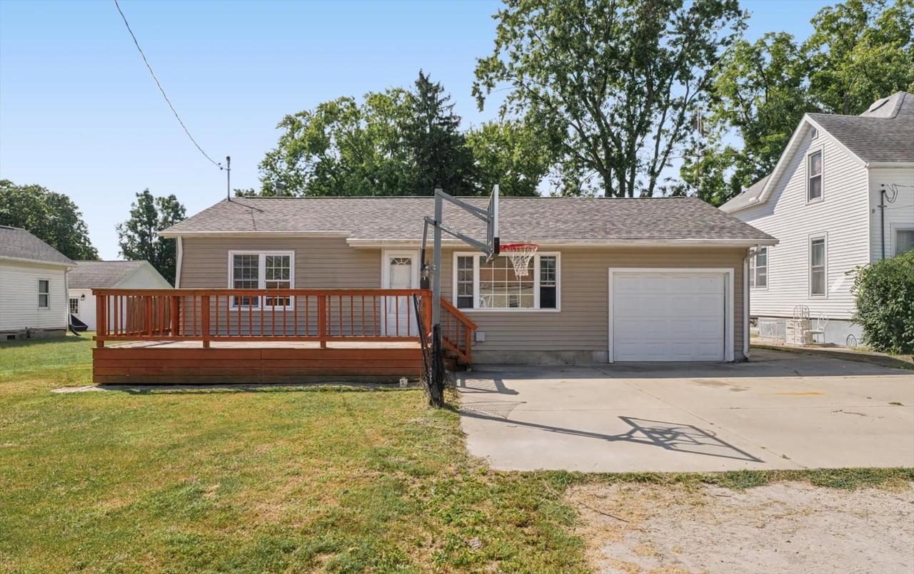 605 E Daggy St., Tuscola, IL 61953