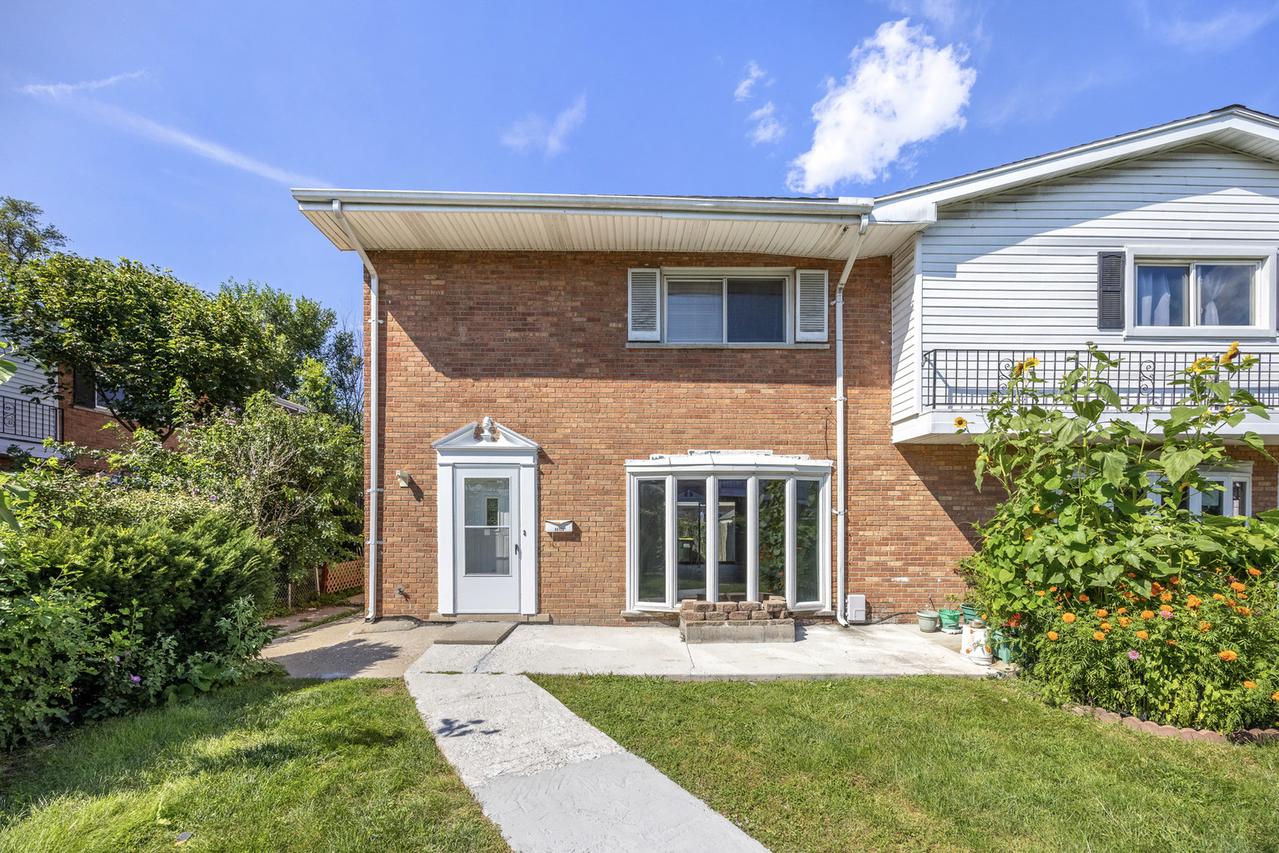 8812 Dee Rd. #A, Des Plaines, IL 60016