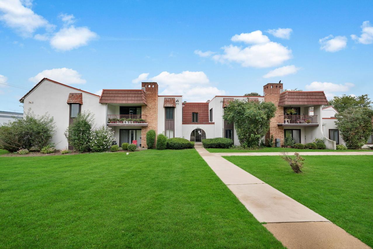 743 E Fullerton Ave. #112, Glendale Heights, IL 60139